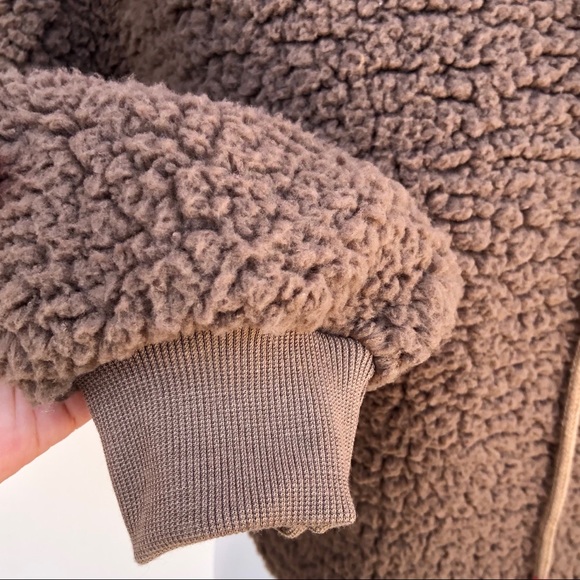 Cropped Sherpa Teddy Hoodie Sweater - Picture 6 of 9